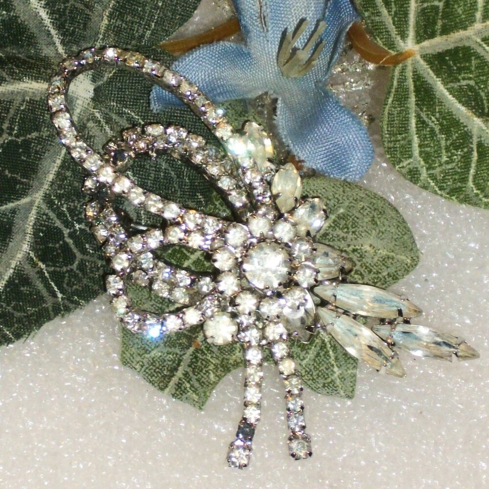 Vintage Prong Set Clear & Blue Rhinestone Brooch Perfect Condition 2 3/4" L